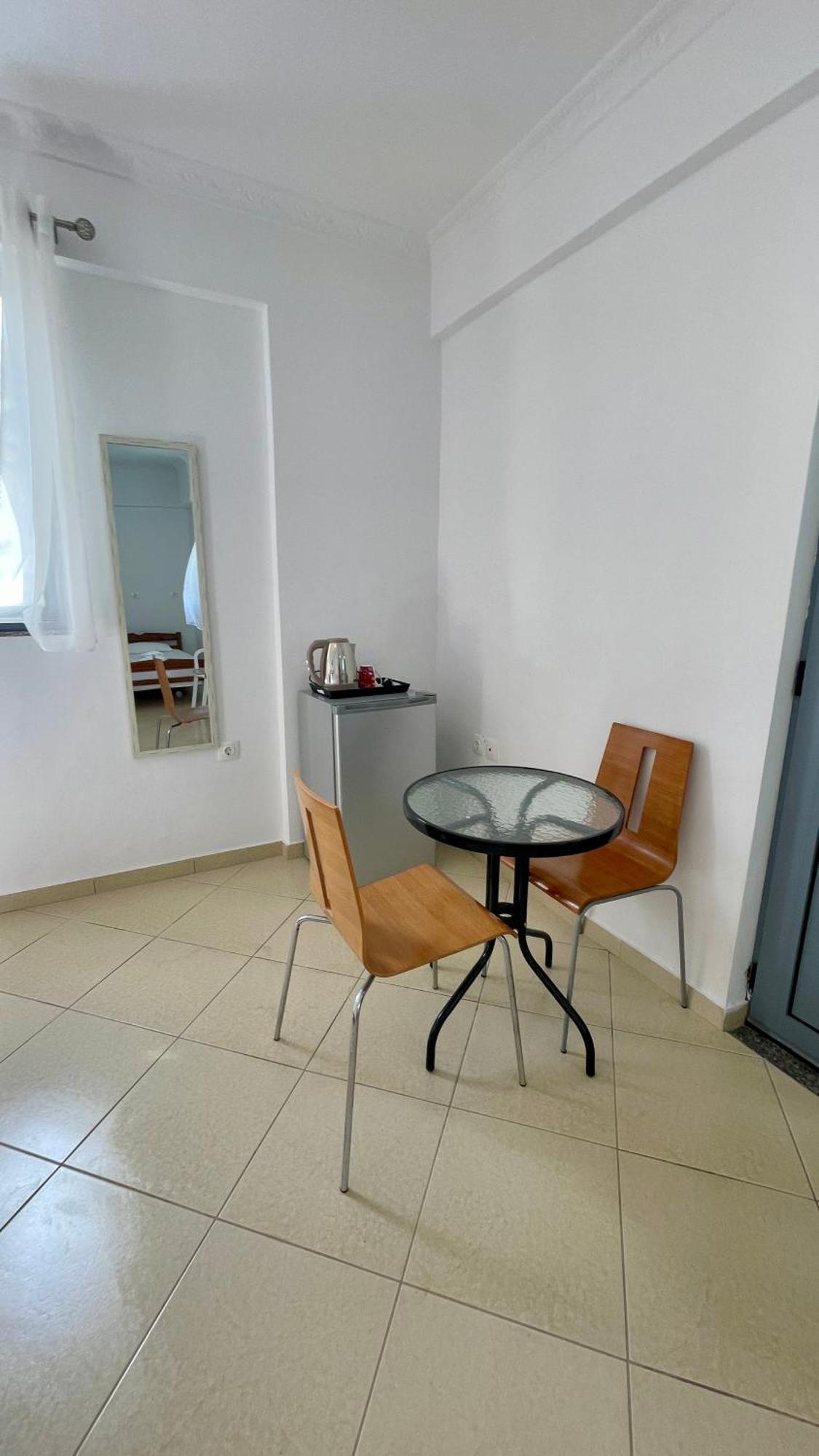 Tasos Rooms Himarë Exterior foto